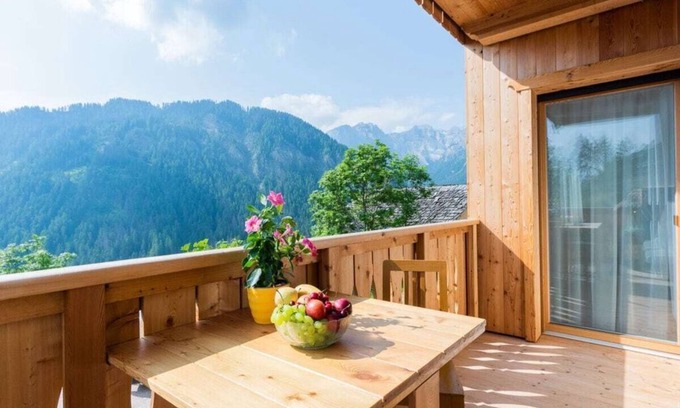 Longiaru House | Lüch de Corona Comfortable holiday residence