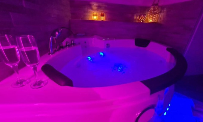 Joigny House | L'évasion SPA maison avec jardin, hypercentre, très calme