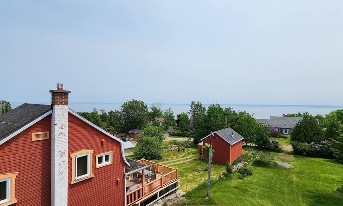 Pointe-au-Pic House | L'Ancestrale (view, spa, arcade)