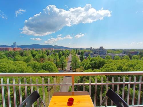 Mirafiori Sud Apartment | L'Appartamento sul Parco - Peaceful Stay, Stunning View & Free Parking