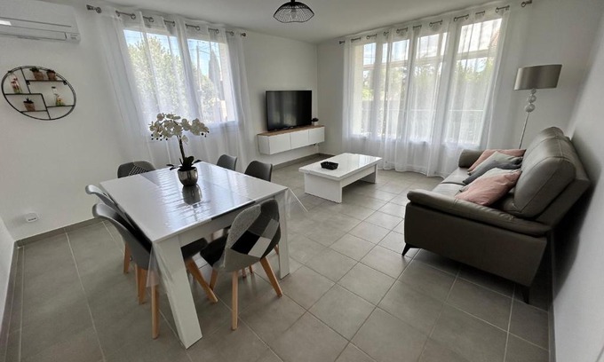 Beaumont-les-Valence Apartment | L'Entre Deux Rêves