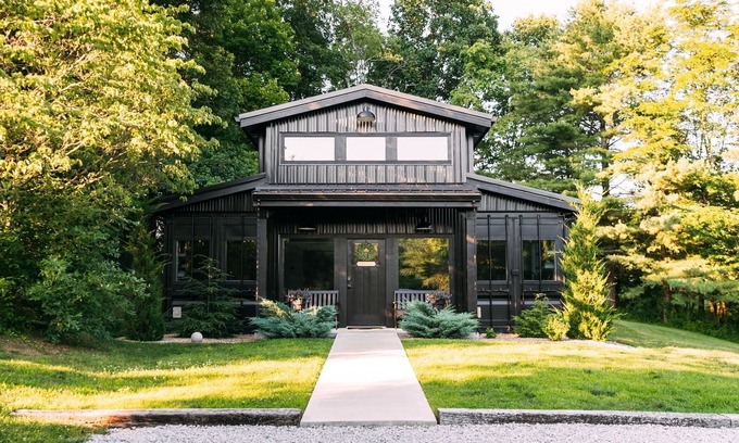 Logan Cabin | L3nee's Lay-Up by Creative Cabins