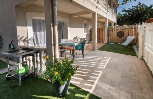 Gruissan Plage House | La Belle Gruissanaise