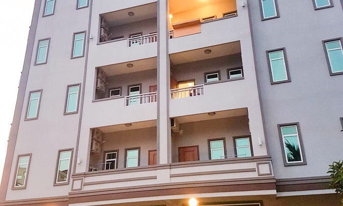 Mean Chey Hotel | La Belle Residence