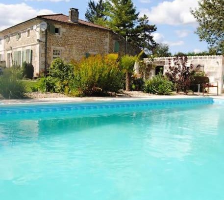 Consac House | La Bergerie - Holiday home with private pool in Charente Maritime