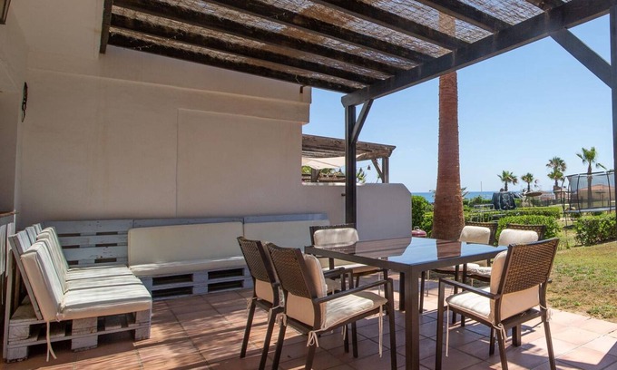 Puerto de la Duquesa Ski Chalet | La Borboleta townhouse 8