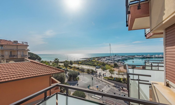 Old Town Apartment | La Côte d'Azur by Wonderful Italy