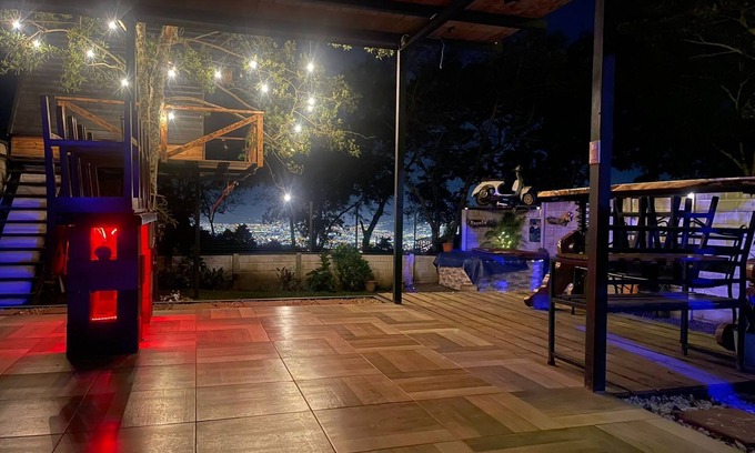 Roble Cabin | La Cabaña de Mayela