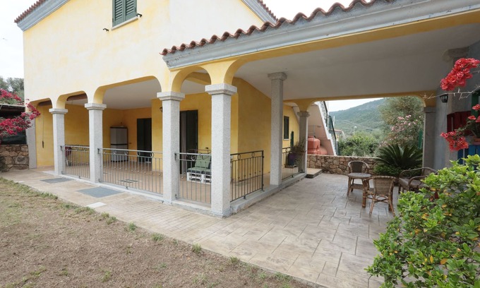 Schifoni Apartment | La Casa Di Adele - Two Bedroom Apartment, Sleeps 4