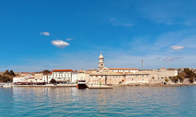 Omisalj Apartment | La Casa di Pietra - Old Town Apartment °2 with air conditioning, WiFi, close to the beach