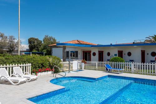 Marina di Pietrasanta Apartment | La Casina Del Pescatore On the Beach - Happy Rentals