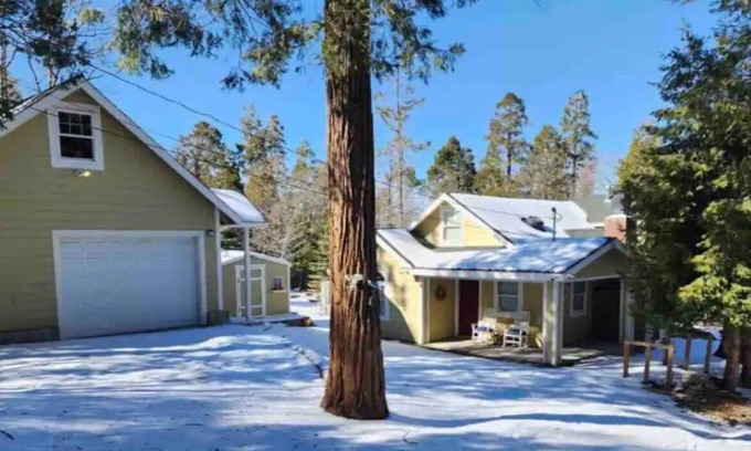 Twin Peaks House | La Casita Cabin Amazing Getaway