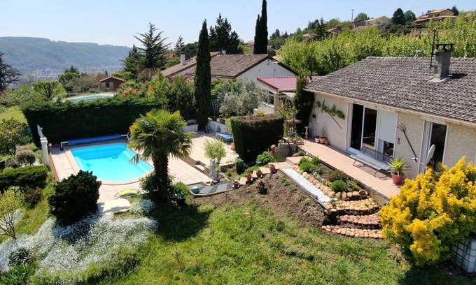 Sainte-Colombe Apartment | La Colombe