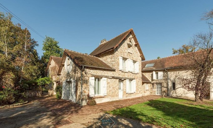 Quincy-Voisins Apartment | La Creste Disneyland Bmyguest