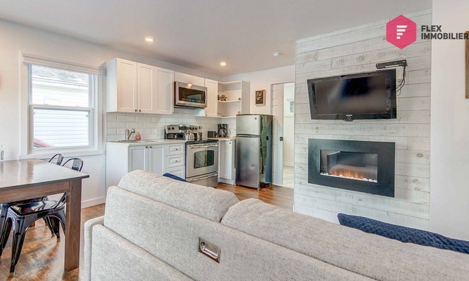 Magog Ski Chalet | La Dame-de-l'eau of Chalet Memphré in Magog, Eastern Townships - Southière Beach