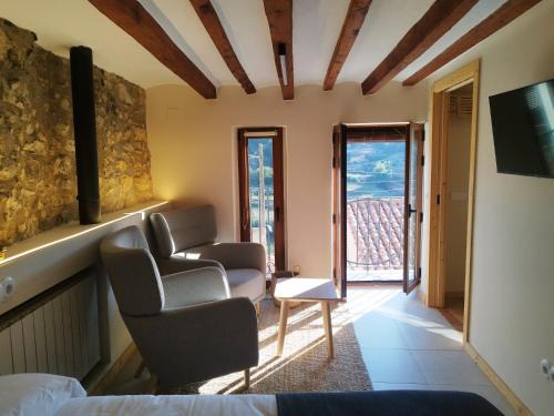 Vilafranca Ski Chalet | LA DULA, Casa Boutique en el casco antiguo y junto a la montaña