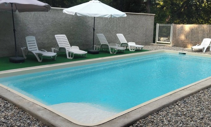 Malaucene Apartment | La Ferme du Sublon, Gîte Le Romarin, Farm sales