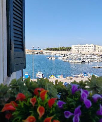 Trani Apartment | La finestra sul porto