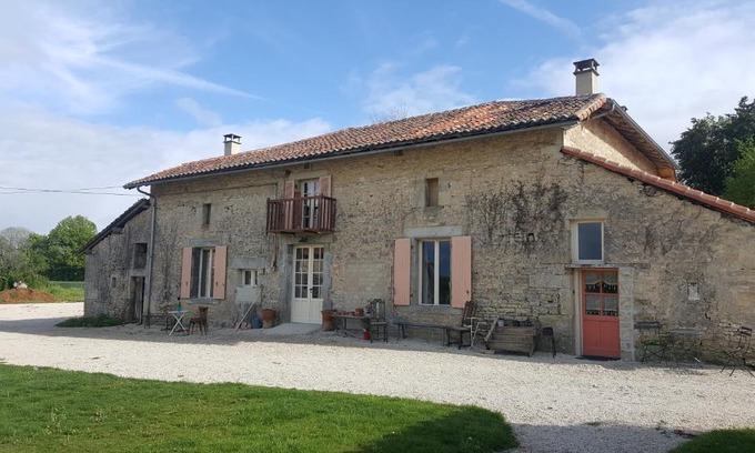 Alloue Bed & Breakfast | La Foret