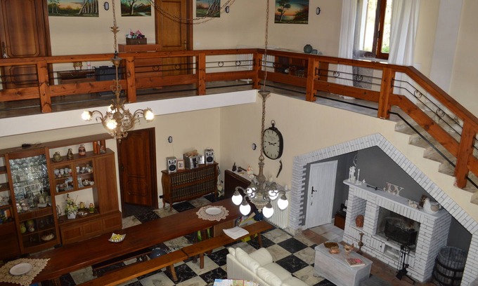 Ceriale Bed & Breakfast | La Gallina nel Castello - Esotica