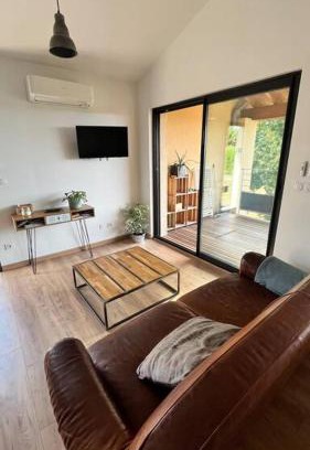 Fay-le-Clos Apartment | La grange de la Bâtie