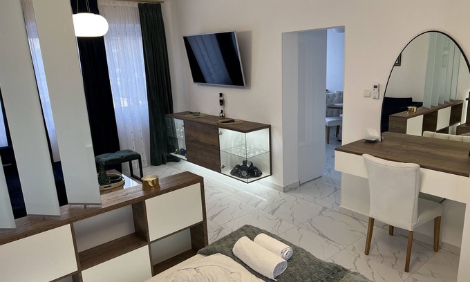 Nasice Apartment | La Luna ⭐ Premium Deluxe Apartment with free Jacuzzi and Bikes