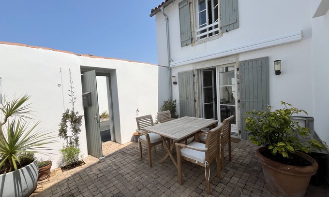 Saint-Clement-des-Baleines House | La Maison de la Forge for 4 people