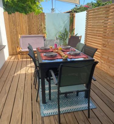 Convention House | La Maison de Jeanne