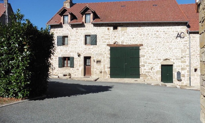 Peyrat-la-Noniere House | la maison de voueize