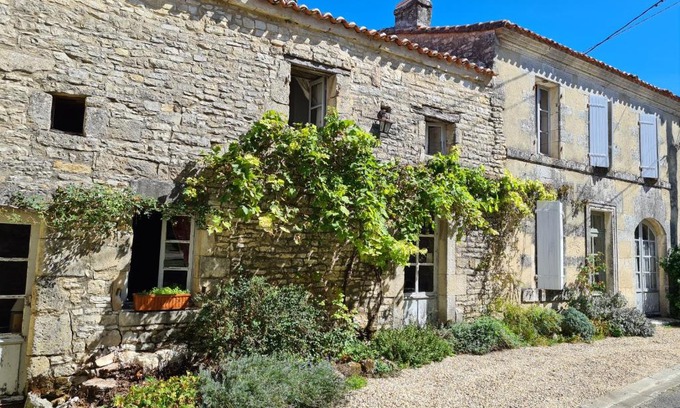 Maine-de-Boixe House | La Maison du Commandeur