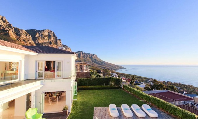 Camps Bay Villa | La Maison Hermes - Heated Saltwater Pool