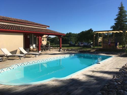 Monflanquin House | La Maison Sur La Colline