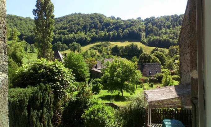 Saint-Projet-de-Salers House | la maisonnette