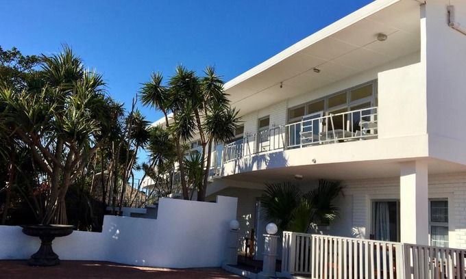 Humewood Bed & Breakfast | La Mer Guesthouse