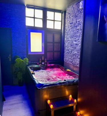 La Celle-sous-Gouzon Apartment | La Parenthèse - Jacuzzi - Hyper-Centre