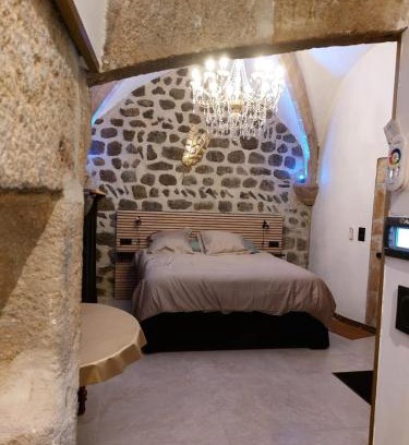 Le Puy-en-Velay Apartment | La parenthèse Ponote - Hammam - WIFI - city center