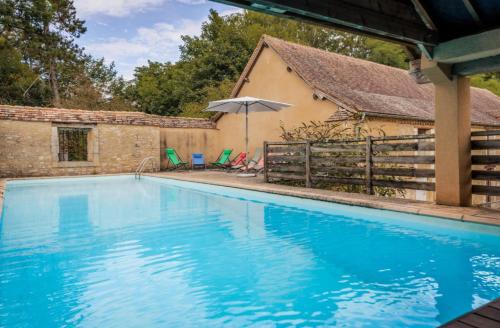 Mayac House | La Petite Cour