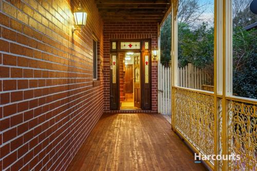 Ferntree Gully Apartment | La Petite Maison - Your home away from home!