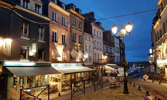 Honfleur Apartment | La Petite Parenthèse