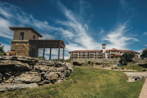 Marble Falls Hotel | La Quinta by Wyndham Marble Falls