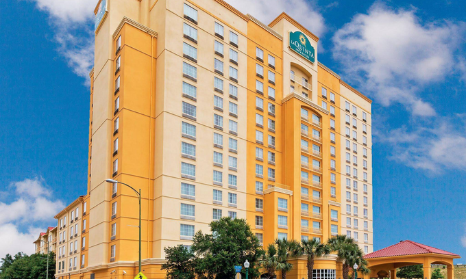 Downtown San Antonio Hotel | La Quinta by Wyndham San Antonio Riverwalk