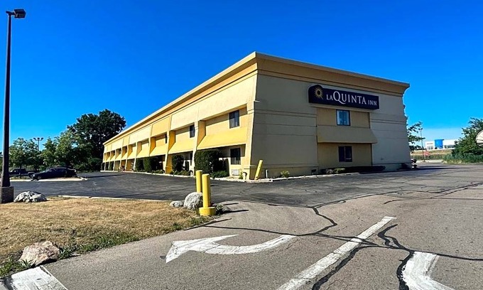 Pleasant Prairie Hotel | La Quinta Inn by Wyndham Pleasant Prairie Kenosha