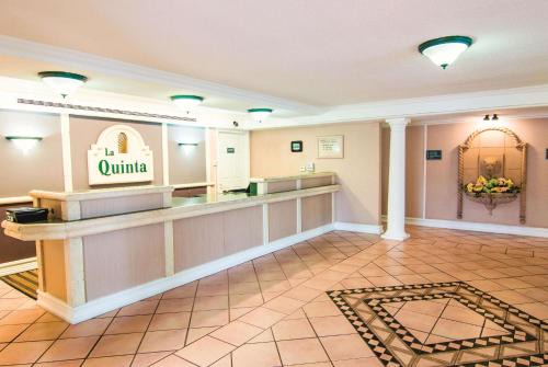 Wayne Hotel | La Quinta Inn by Wyndham Indianapolis Airport Lynhurst