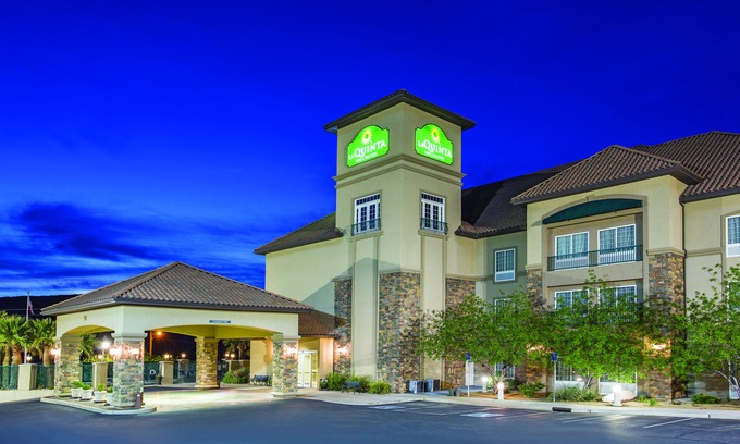 St. George Hotel | La Quinta Inn & Suites by Wyndham St. George