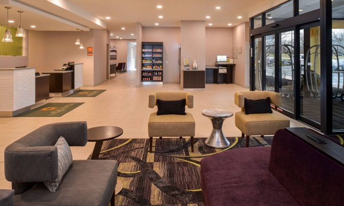 Indianapolis Hotel | La Quinta Inn & Suites by Wyndham Indianapolis South