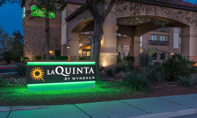 Paradise Hotel | La Quinta Inn & Suites by Wyndham Las Vegas Airport South