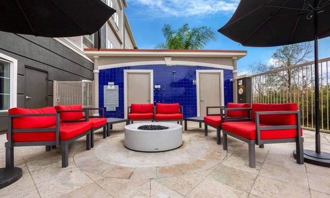 Alvin Hotel | La Quinta Inn & Suites by Wyndham Alvin