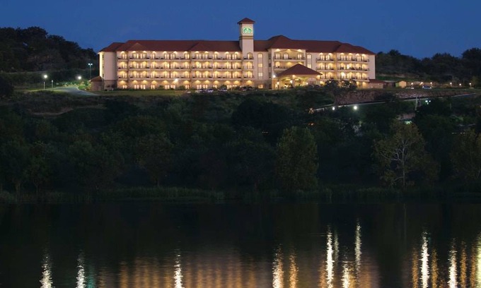 Marble Falls Hotel | La Quinta Inn & Suites by Wyndham Marble Falls