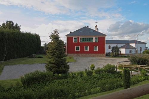 El Franco House | La Rectoral de San Juan