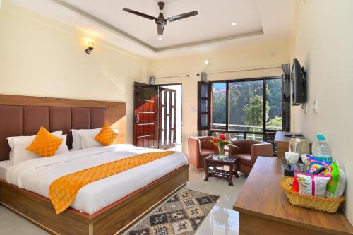Tehri Hotel | LA Riqueza Dhanolti View # Mountain View Rooms # Parking # Lift # Near to Eco Park